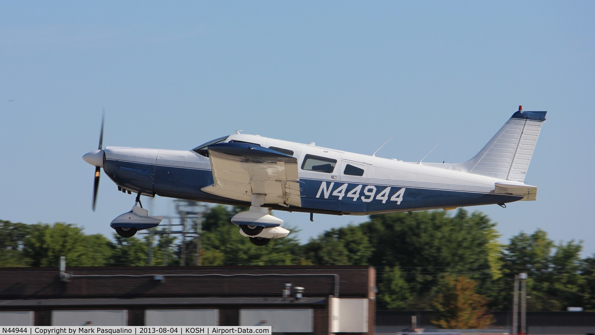 N44944, 1977 Piper PA-32-300 Cherokee Six C/N 32-7740113, Piper PA-32-300