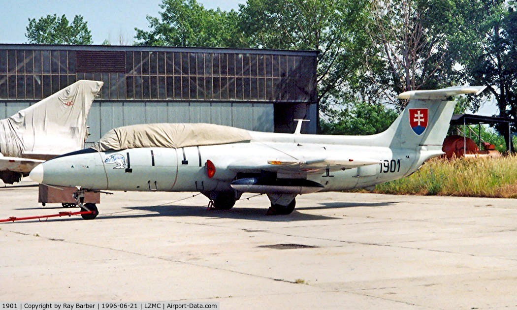 1901, Aero L-29 Delfin C/N 691901, Aero Vodochody L-29 Delfin [691901] (Slovak Air Force) Malacky~OM 21/06/1996
