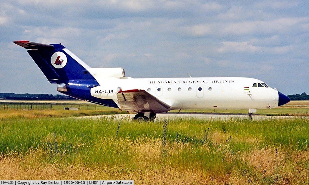 HA-LJB, 1977 Yakovlev Yak-40 C/N 9640851, Yakovlev Yak-40 [9640851] (Hungarian Regional Airlines) Budapest-Ferihegy~HA 15/06/1996