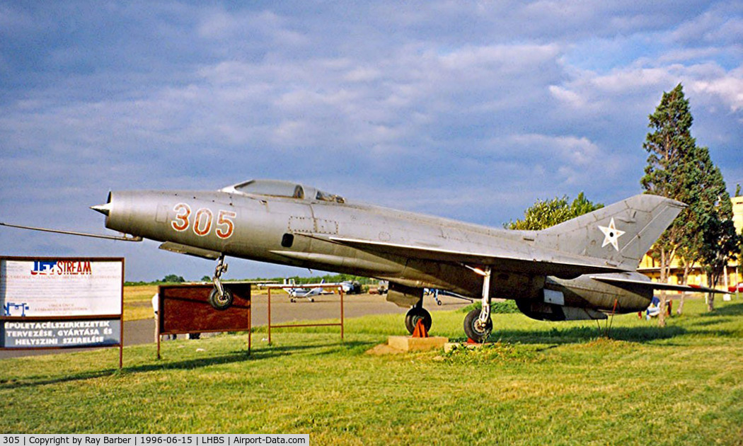 305, Mikoyan-Gurevich MiG-21F-13 C/N 741305, Mikoyan-Gurevich MiG-21F-13 Fishbed [741305] Budaors~HA 15/06/1996