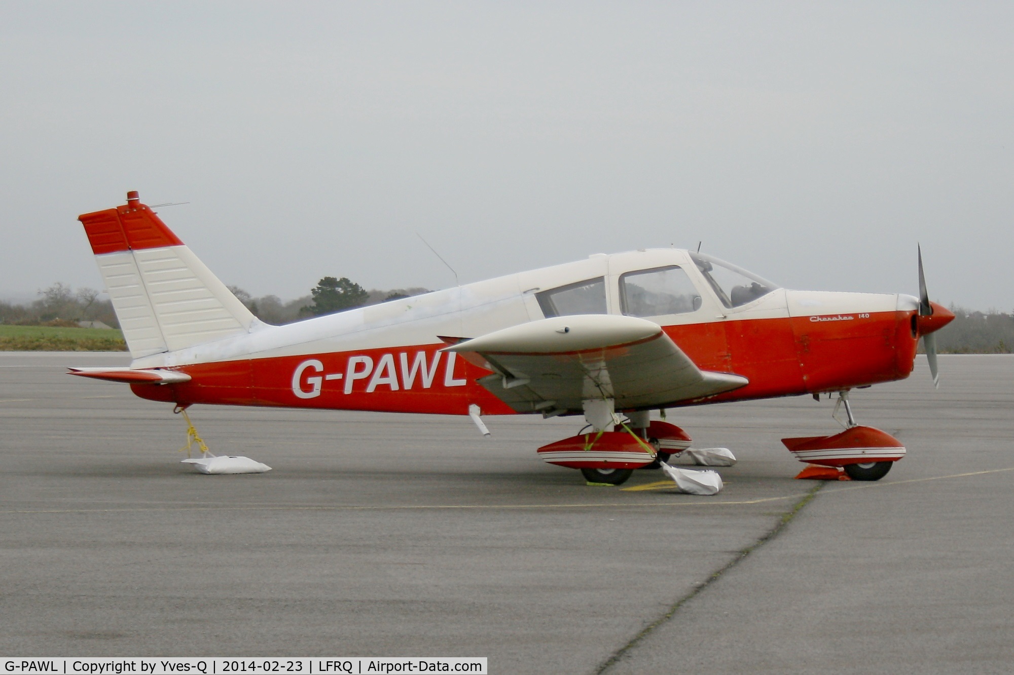 G-PAWL, 1968 Piper PA-28-140 Cherokee C/N 28-24456, Piper PA-28-140 Cherokee, Quimper-Cornouaille Airport (LFRQ-UIP)