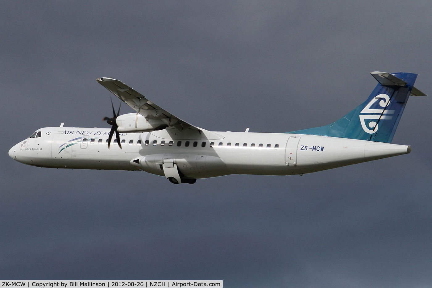 ZK-MCW, 2000 ATR 72-212A C/N 646, away from 02