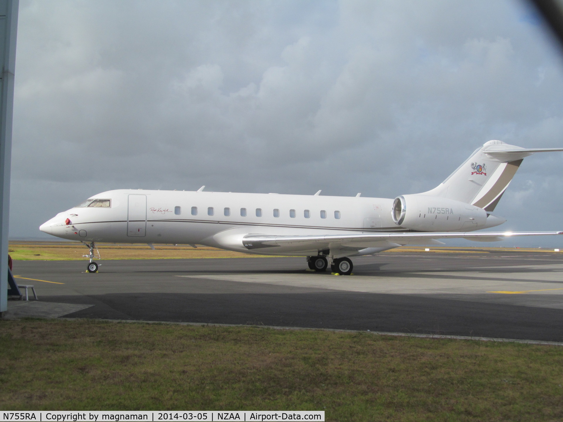 N755RA, 2011 Bombardier BD-700-1A11 Global 5000 C/N 9468, Regular visitor to AKL - but for me first time to get a photo. Bit of a washed out colour scheme :-(