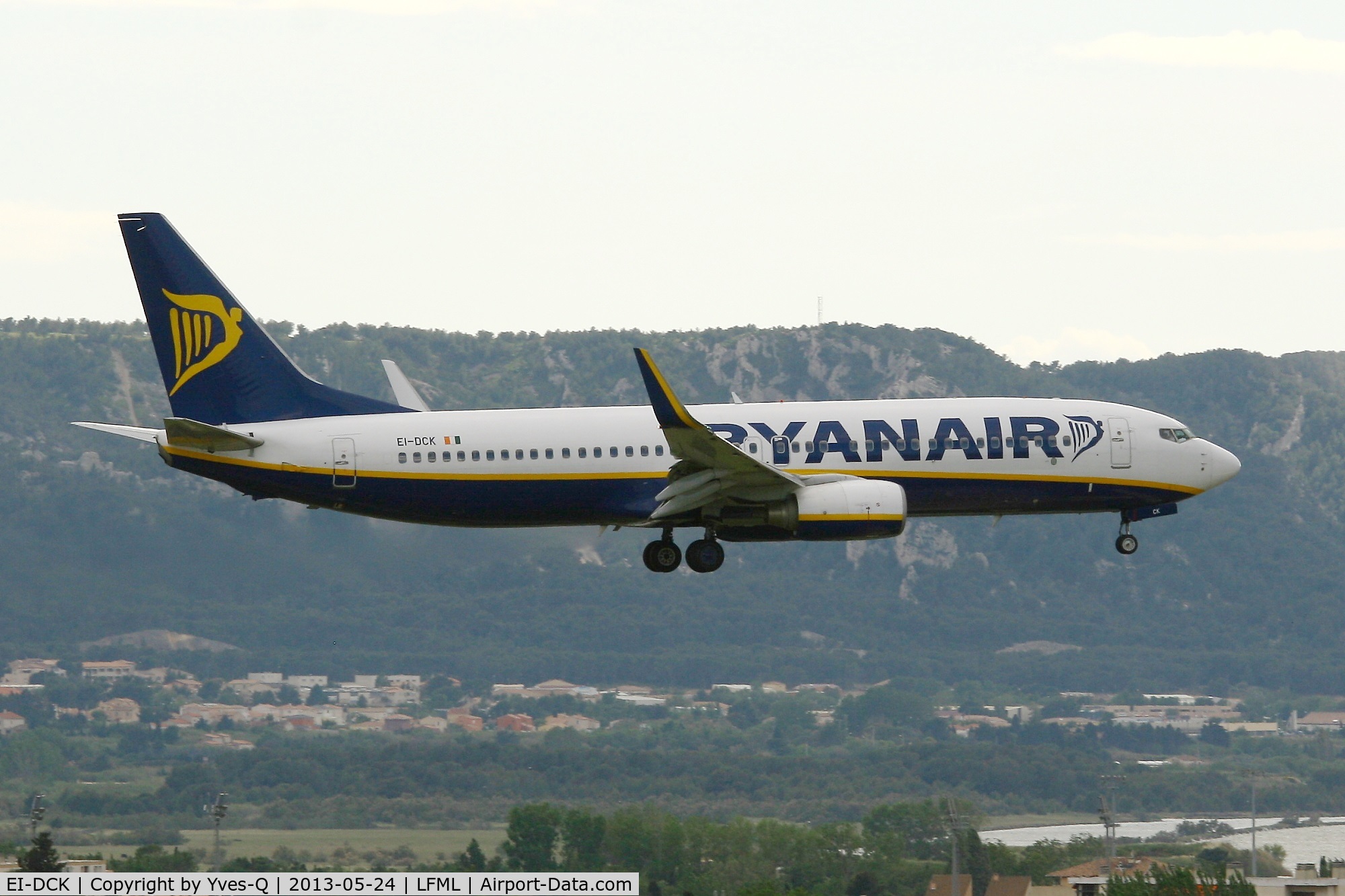 EI-DCK, 2004 Boeing 737-8AS C/N 33565, Boeing 737-8AS(WL), Short approach Rwy 31L, Marseille-Marignane Airport (LFML-MRS)