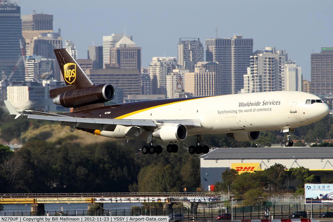 N270UP, 1994 McDonnell Douglas MD-11F C/N 48576, finals to 16R