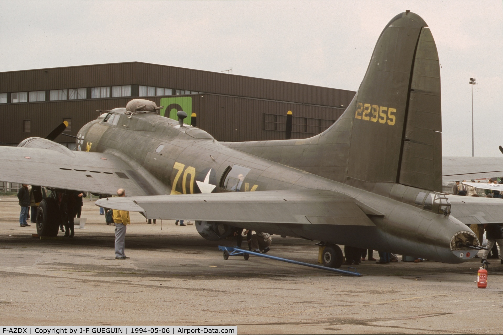 F-AZDX, 1944 Boeing B-17G Flying Fortress C/N 8246, On display at Paris-Le Bourget Airport (1er Salon de l'Aviation Ancienne, 1994), painted with serial 22955/code ZQ-X on left side and serial 122960/code G-DF on right side.