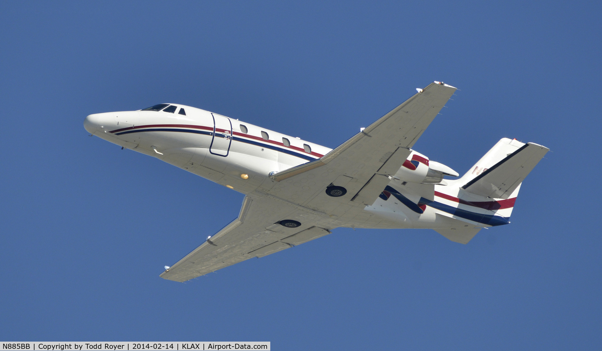N885BB, 2000 Cessna 560XL Citation Excel C/N 560-5135, Departing LAX