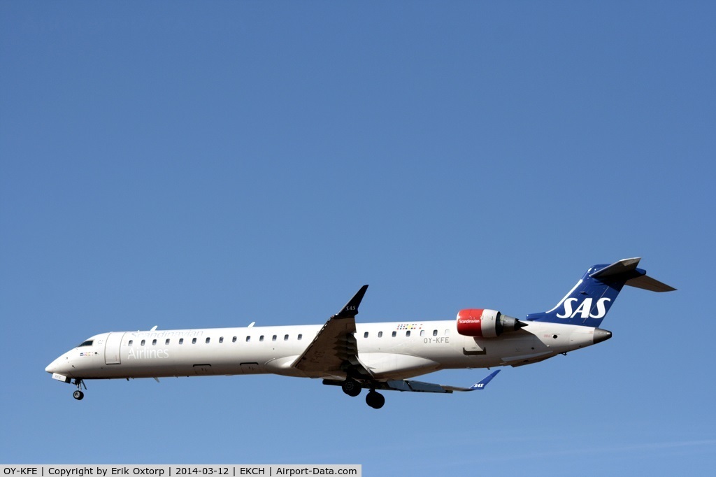 OY-KFE, 2009 Bombardier CRJ-900ER (CL-600-2D24) C/N 15224, OY-KFE landing on rw 22L