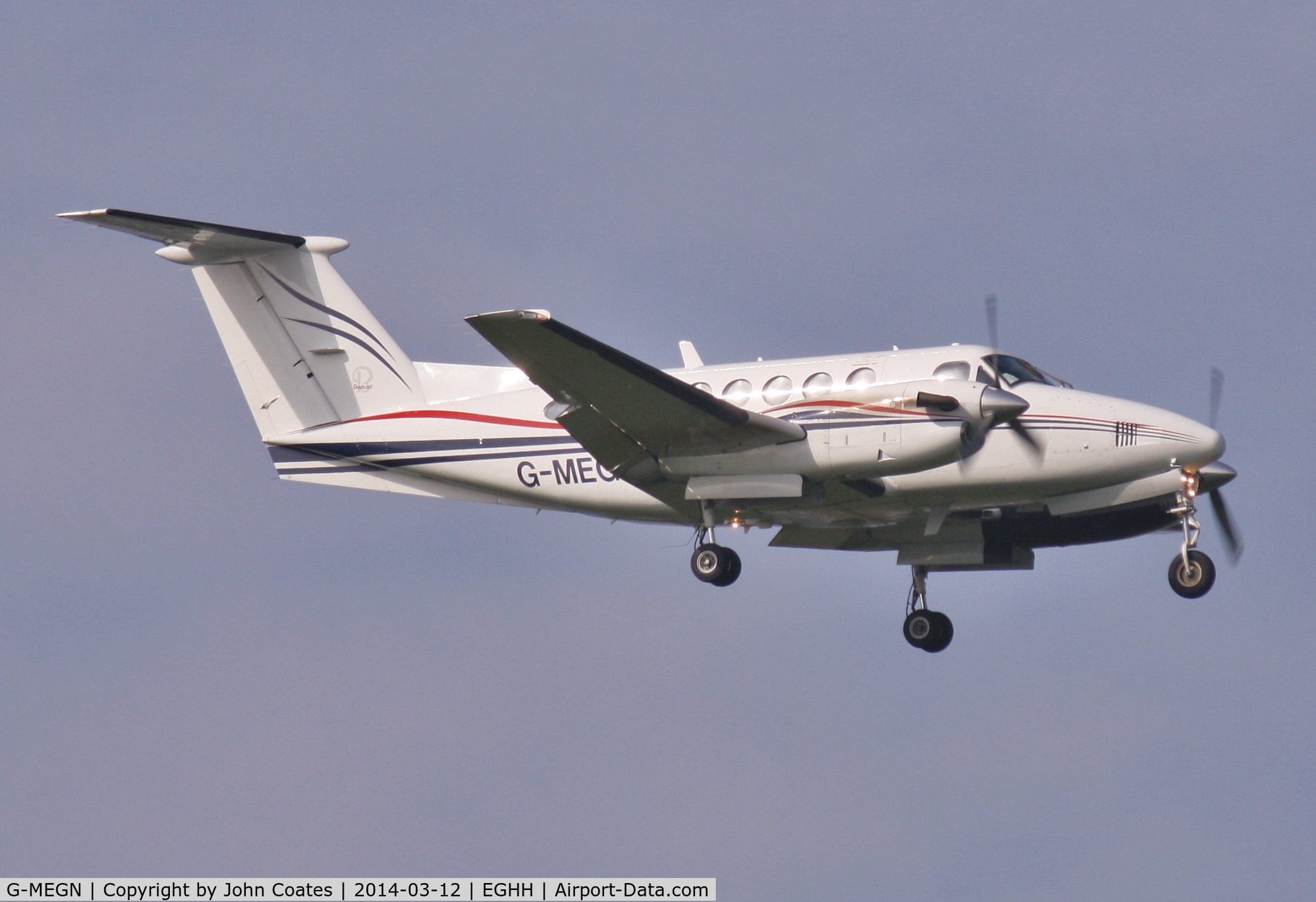 G-MEGN, 1995 Beech B200 Super King Air King Air C/N BB-1518, On approach to 08