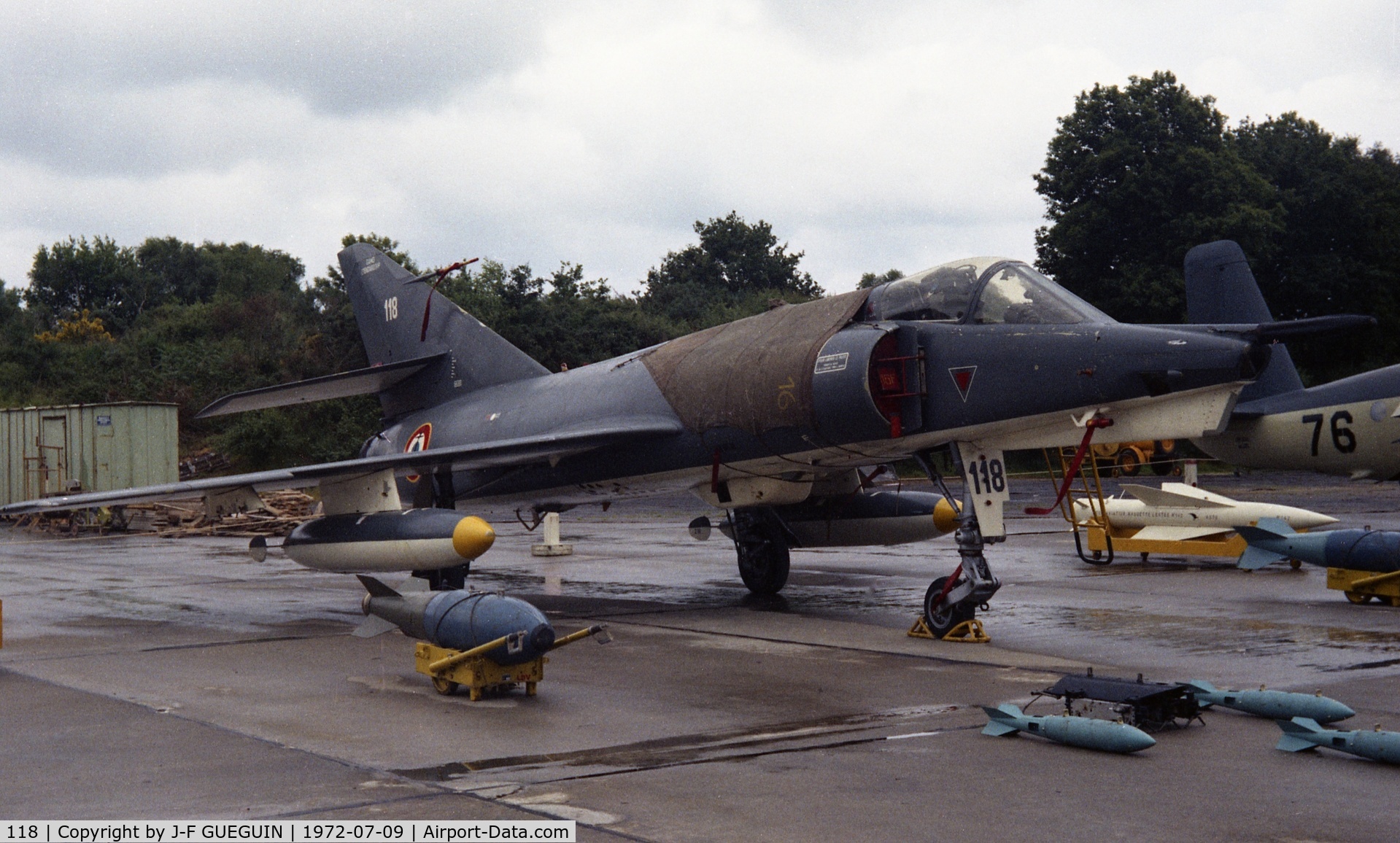118, Dassault Etendard IV.P C/N 118, Open day at Lann-Bihouée French Navy airbase on 1972-07-09; aircraft of flottille 16F.