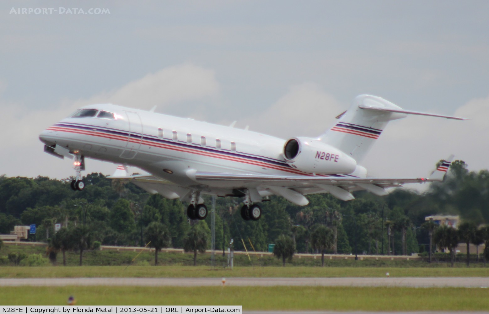 N28FE, 2012 Bombardier Challenger 300 (BD-100-1A10) C/N 20361, Fed Ex Challenger 300