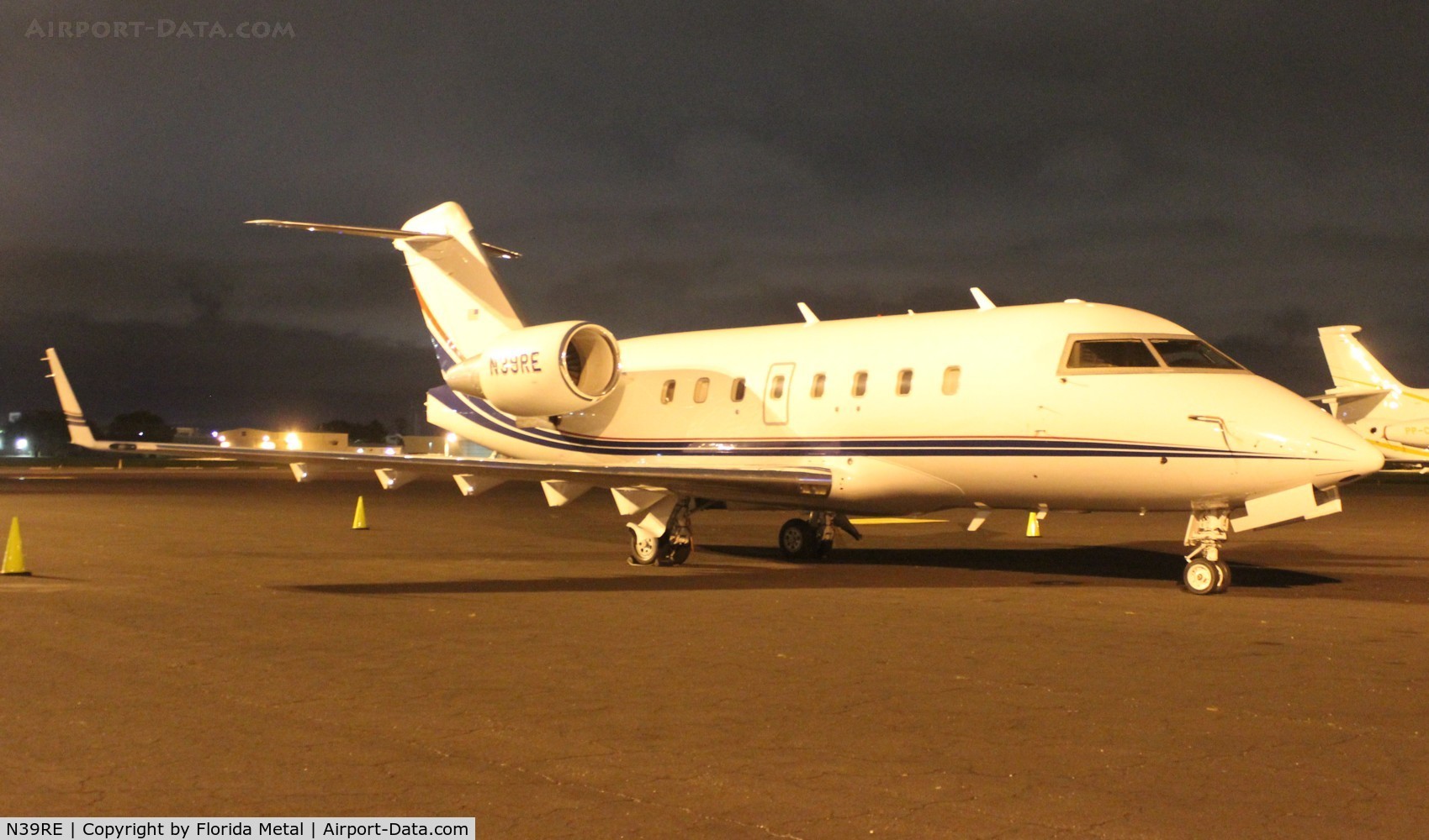 N39RE, 1999 Bombardier Challenger 604 (CL-600-2B16) C/N 5420, Challenger 601