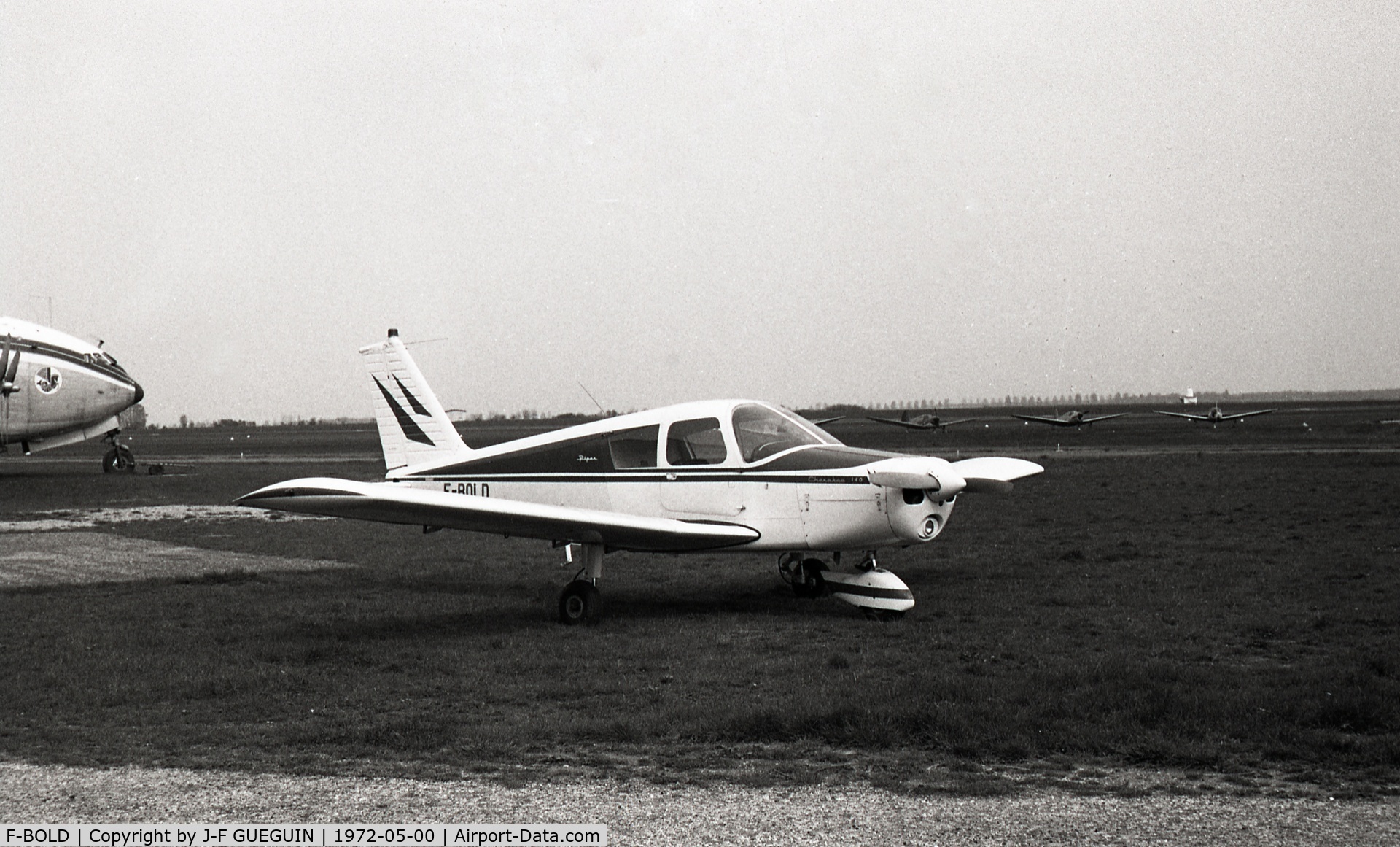 F-BOLD, Piper PA-28-140 Cherokee C/N 28-22737, Parked at Paris/Toussus-le-Noble airport.