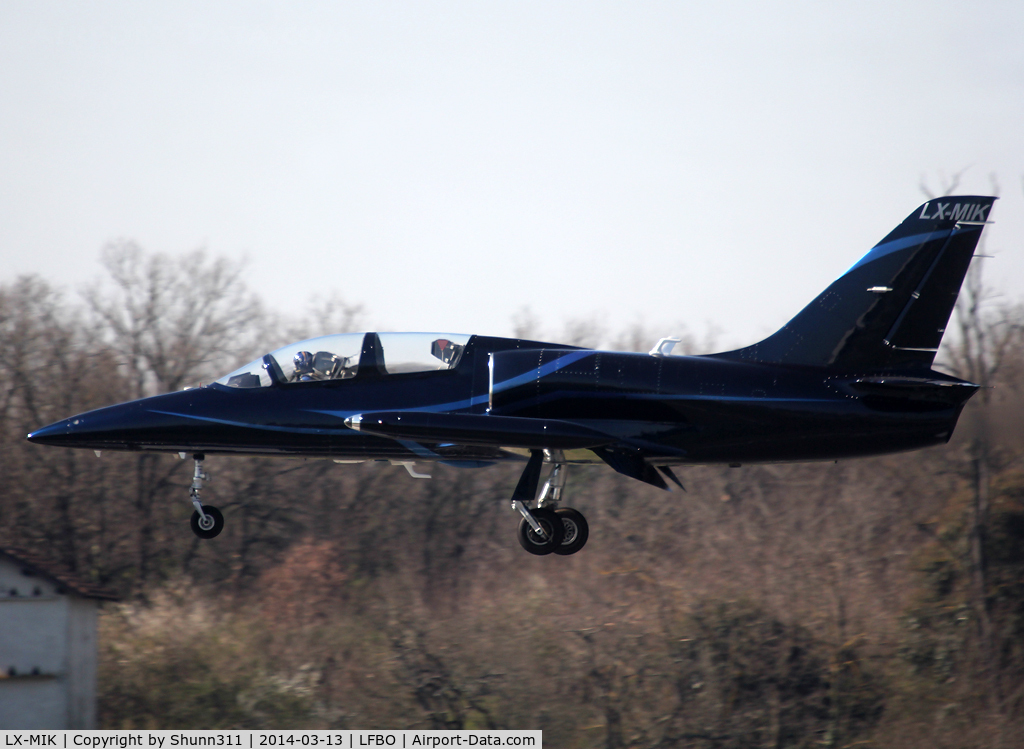 LX-MIK, Aero L-39C Albatros C/N 432936, Landing rwy 14R in new c/s