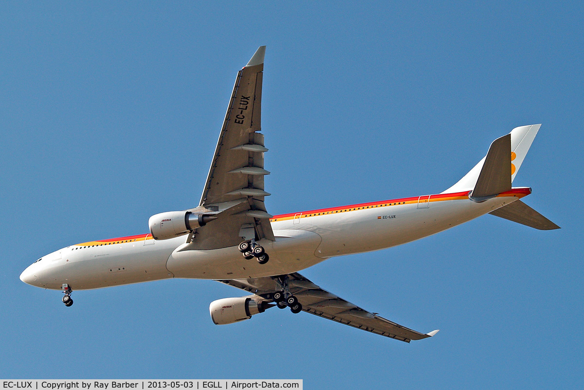 EC-LUX, 2013 Airbus A330-302 C/N 1405, Airbus A330-302 [1405] (Iberia) Home~G 03/05/2013. On approach 27R.