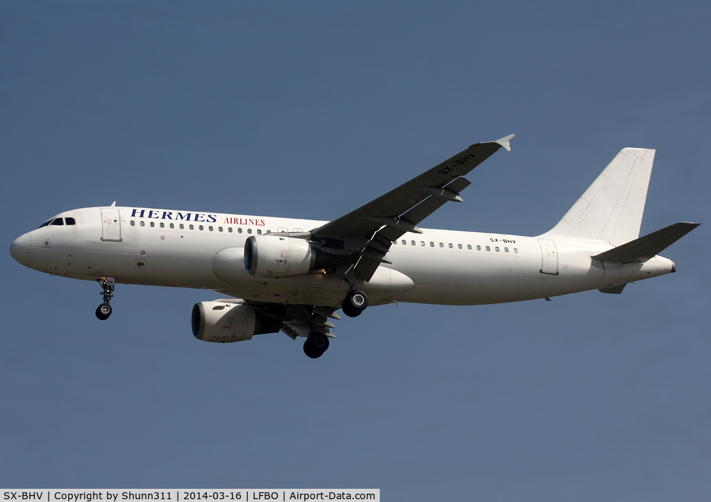 SX-BHV, 1992 Airbus A320-211 C/N 293, Landing rwy 32L