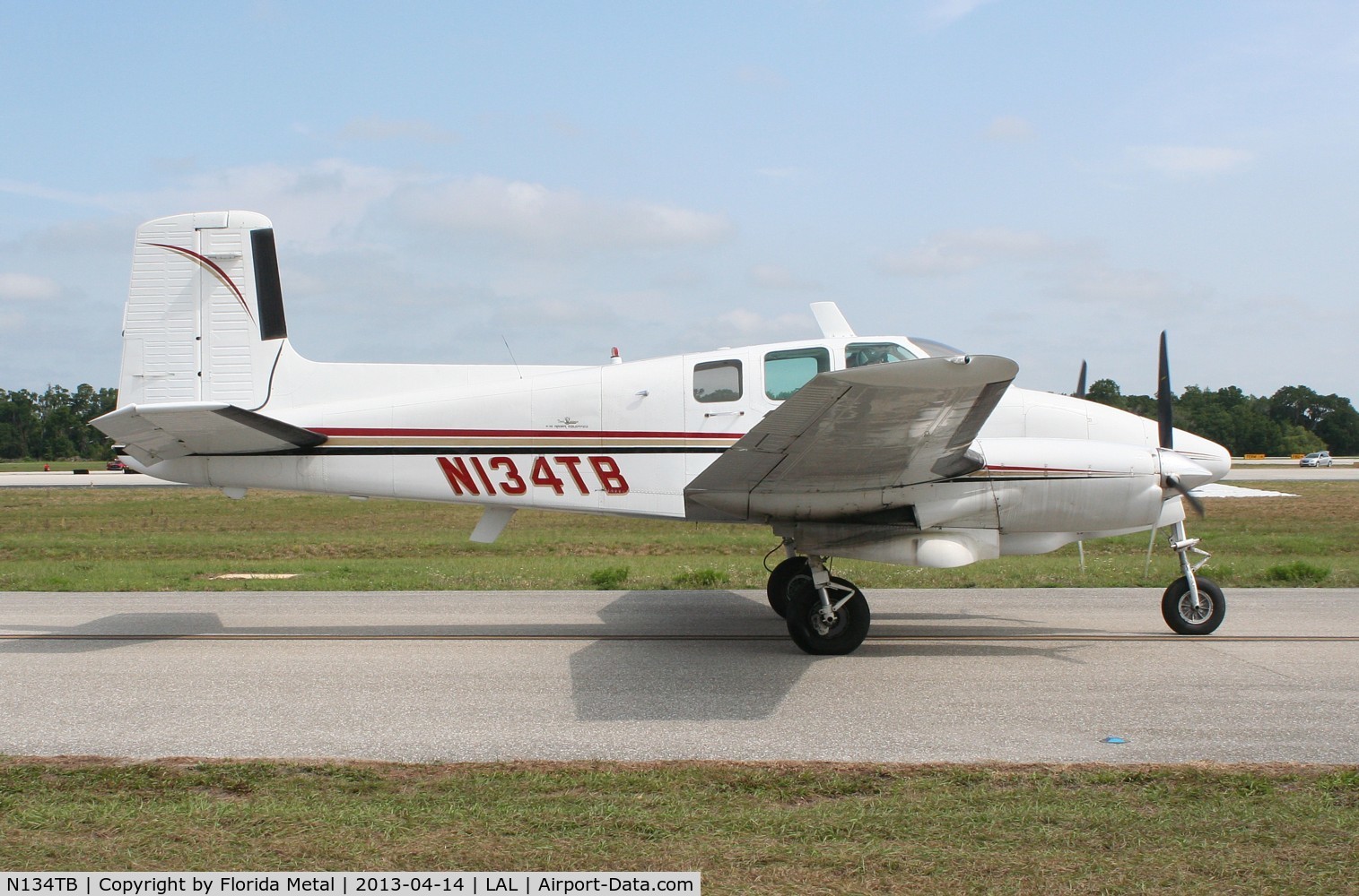 N134TB, 1960 Beech H50 C/N HH-126, Beech H50 Twin Bonanza