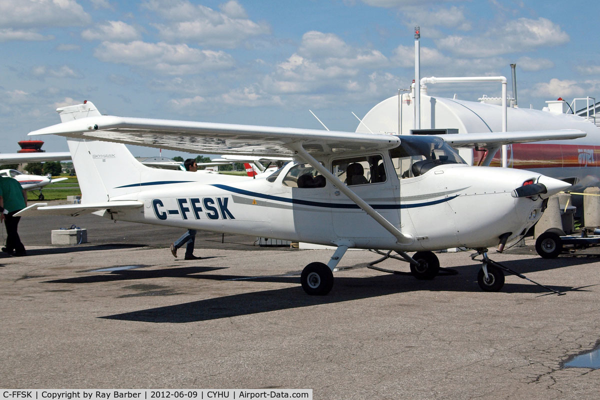 C-FFSK, 1978 Cessna 172N Skyhawk II C/N 17270860, Cessna 172N Skyhawk [172-70860] St. Hubert~C 09/06/2012
