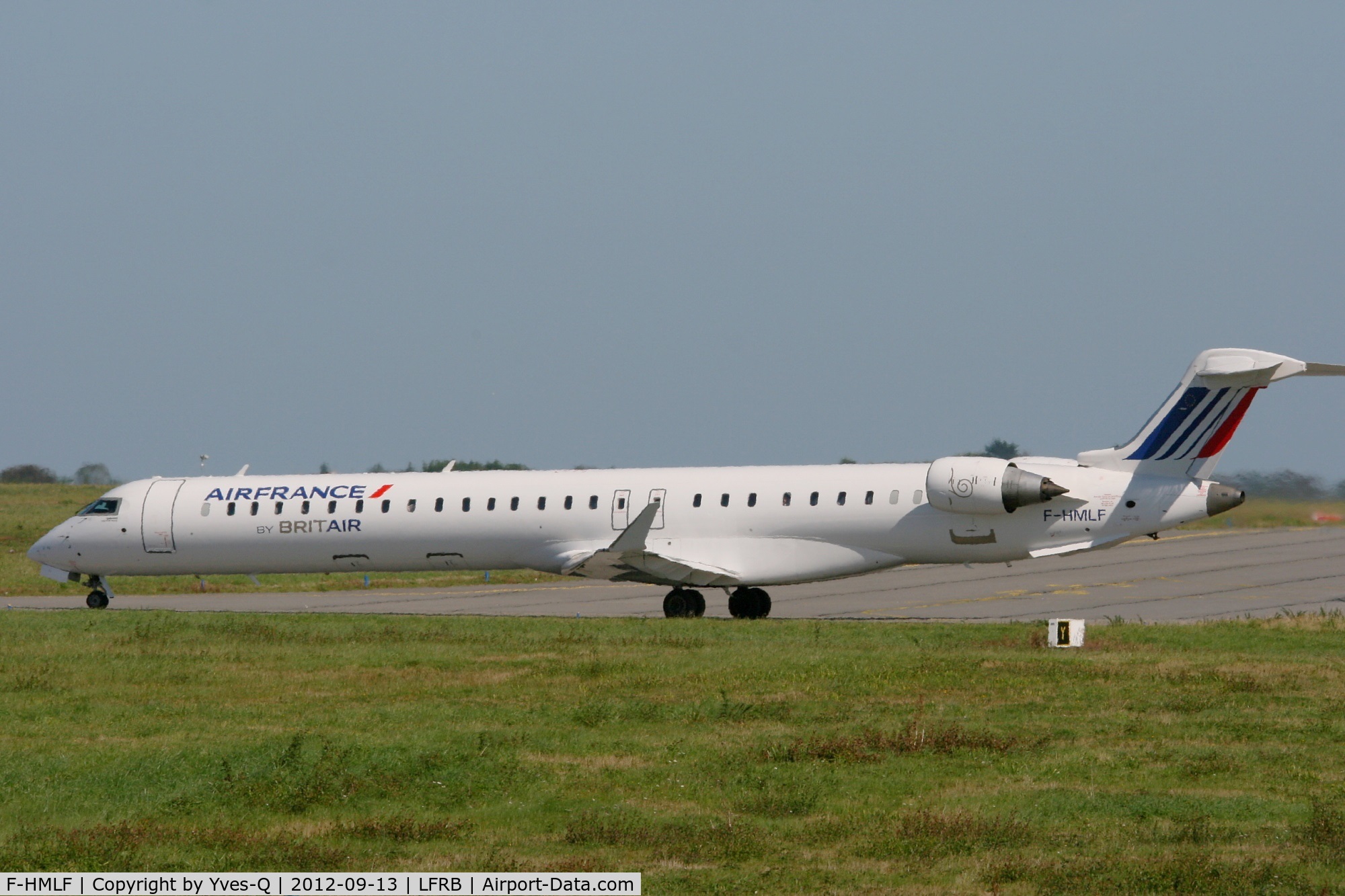 F-HMLF, 2010 Bombardier CRJ-1000EL NG (CL-600-2E25) C/N 19010, Canadair Regional Jet CRJ-1000, Taxiing to Rwy 07R, Brest-Guipavas Airport (LFRB-BES)