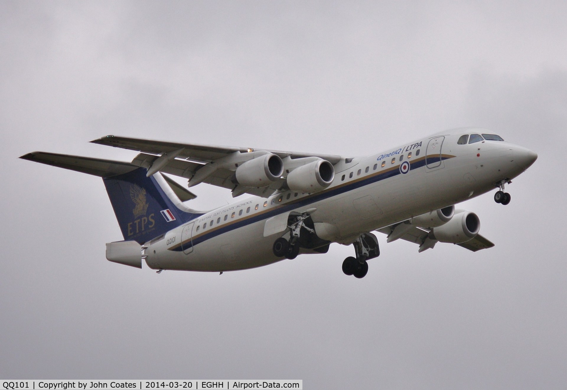 QQ101, 2000 British Aerospace Avro 146-RJ100 C/N E3368, Low pass on 26
