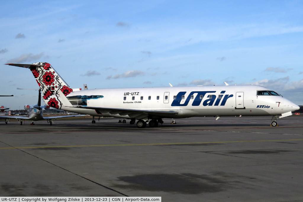 UR-UTZ, 1996 Canadair CRJ-200LR (CL-600-2B19) C/N 7121, visitor