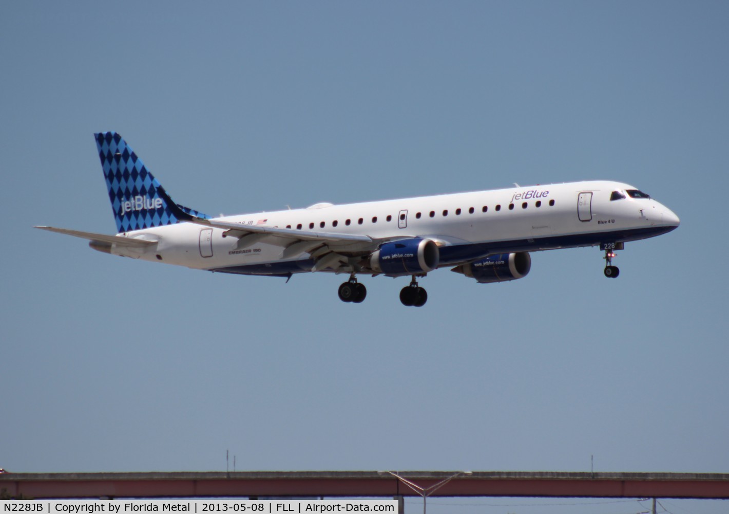 N228JB, 2006 Embraer 190AR (ERJ-190-100IGW) C/N 19000030, Jet Blue E190