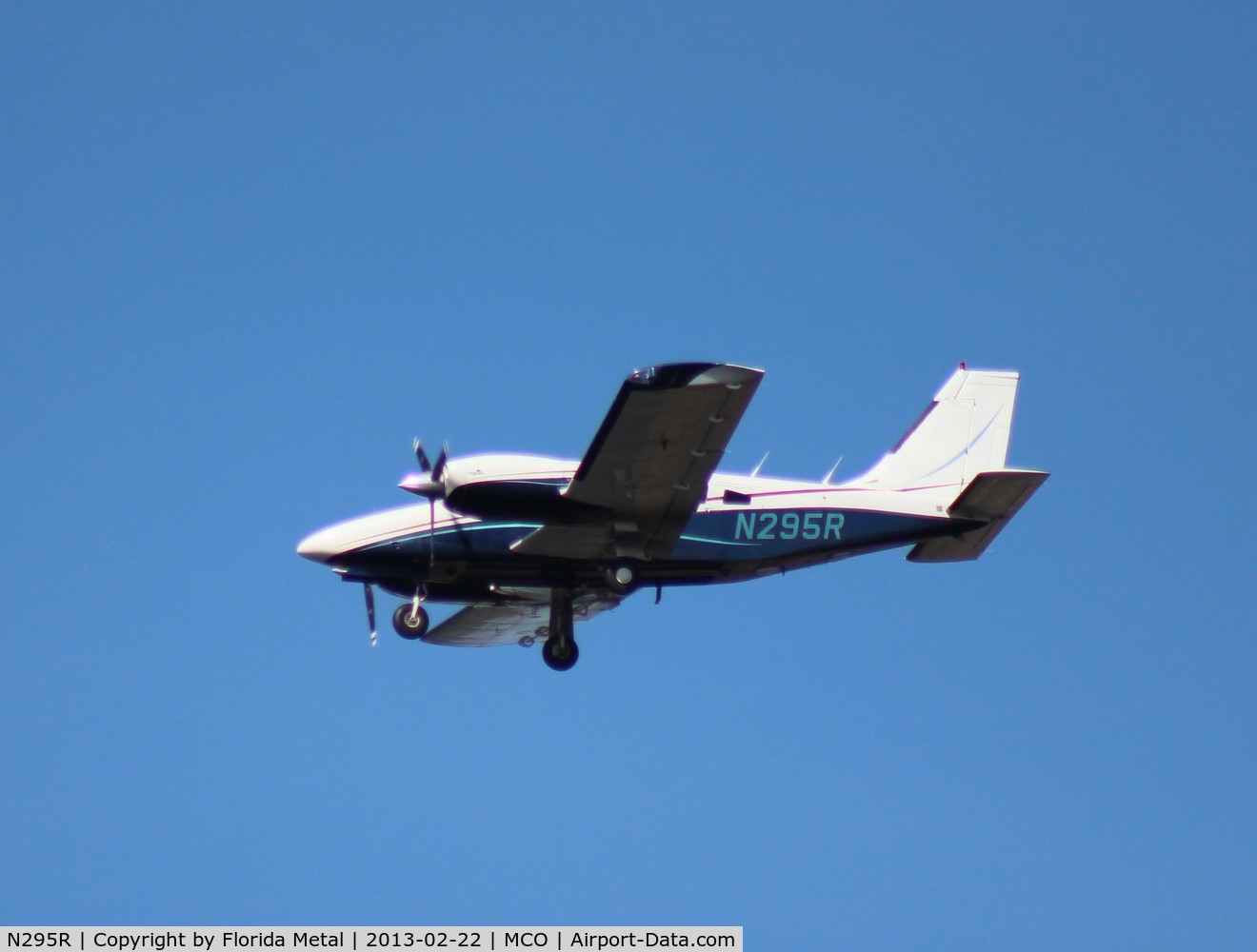 N295R, 1981 Piper PA-34-220T Seneca III C/N 34-8133185, PA-34-220T