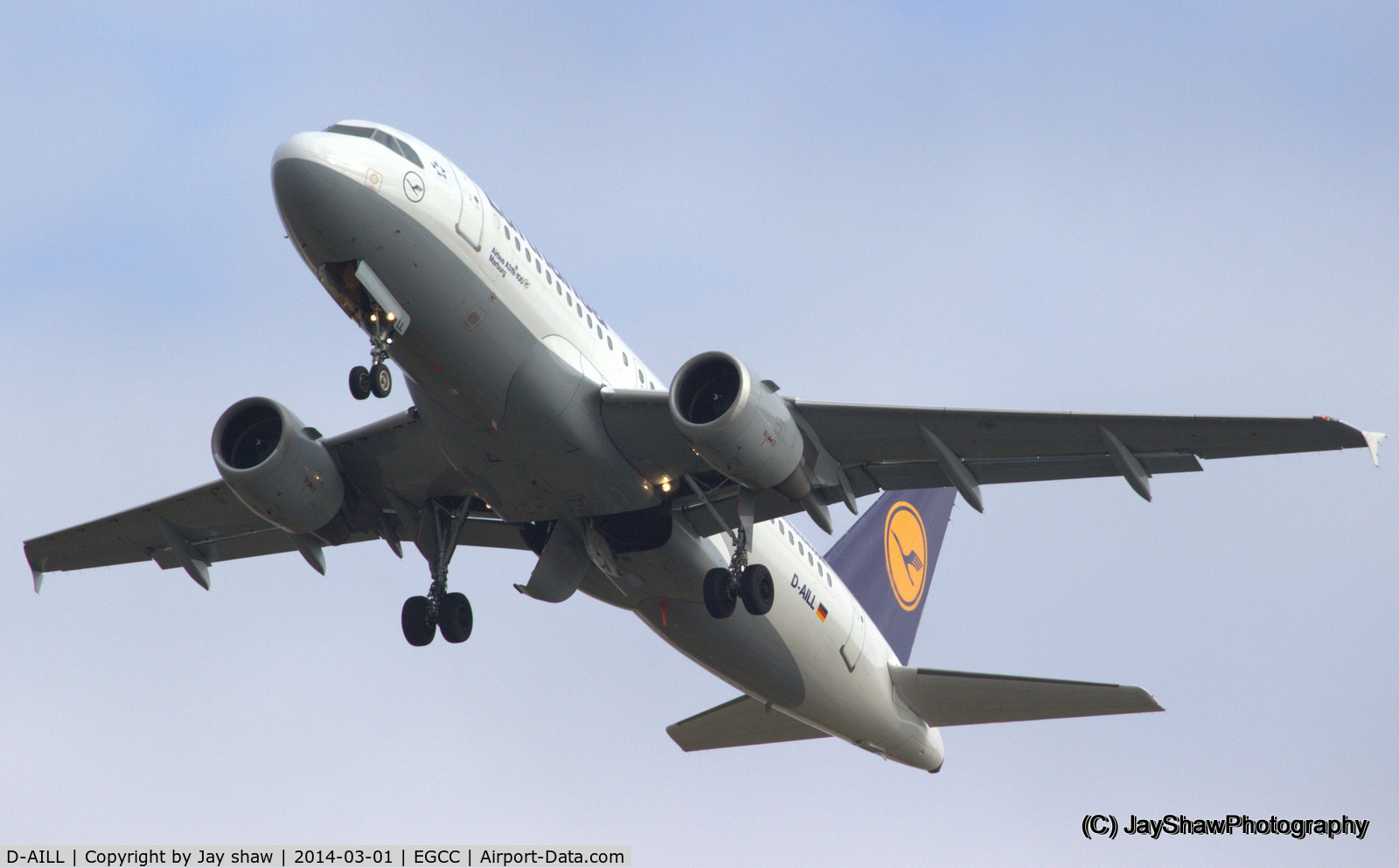D-AILL, 1997 Airbus A319-114 C/N 689, Lufthansa A319 Take off 23L Manchester EGCC