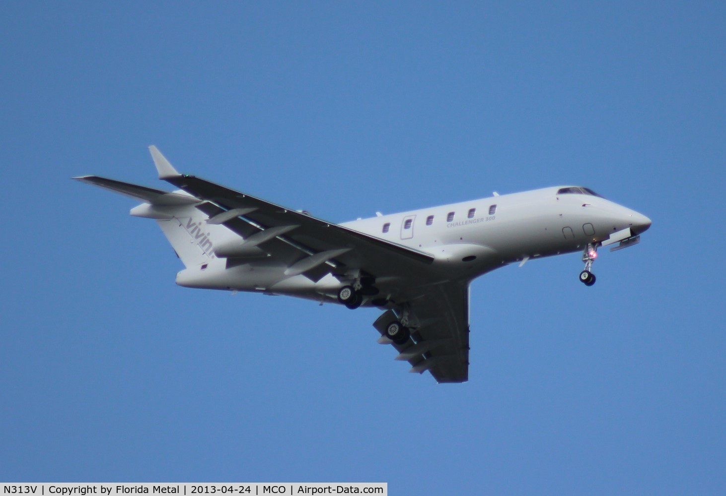 N313V, 2012 Bombardier Challenger 300 (BD-100-1A10) C/N 20365, Challenger 300