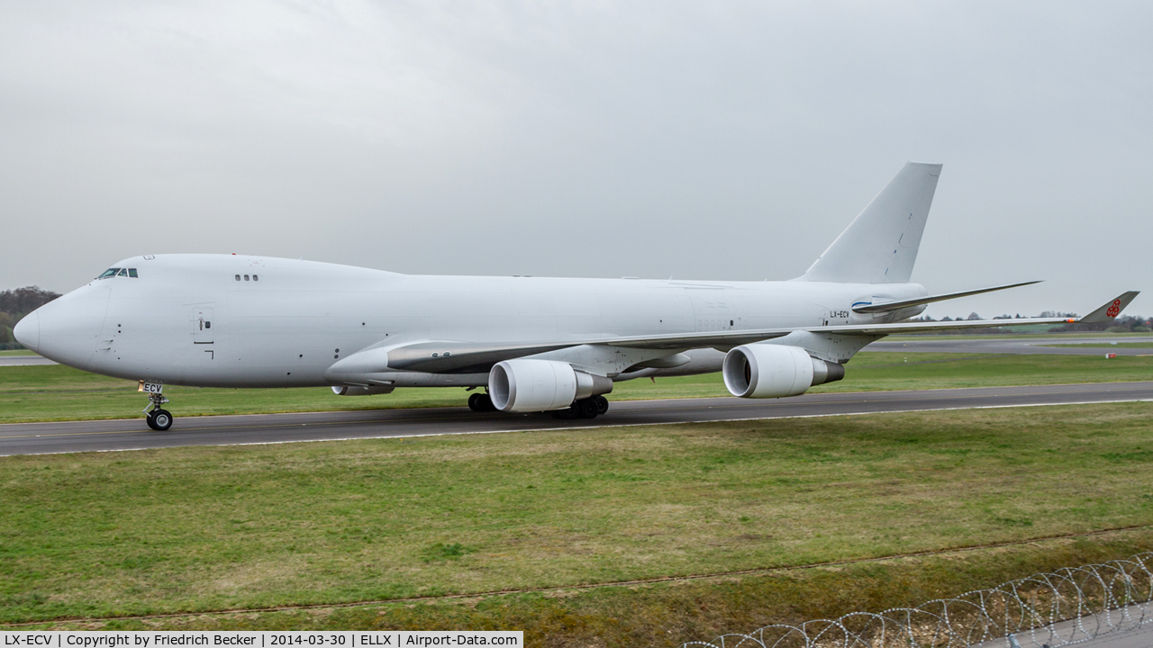 LX-ECV, 2009 Boeing 747-4HQF C/N 37303, taxying to P7