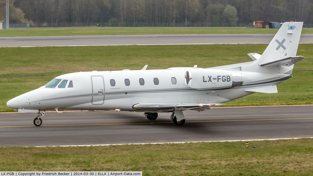 LX-FGB, 2009 Cessna 560 Citation XLS+ C/N 560-6026, taxying to the active