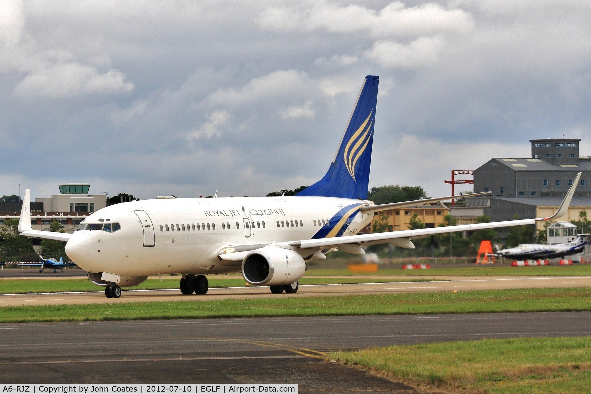 A6-RJZ, 1999 Boeing 737-7Z5 BBJ C/N 29269, Lining up to depart