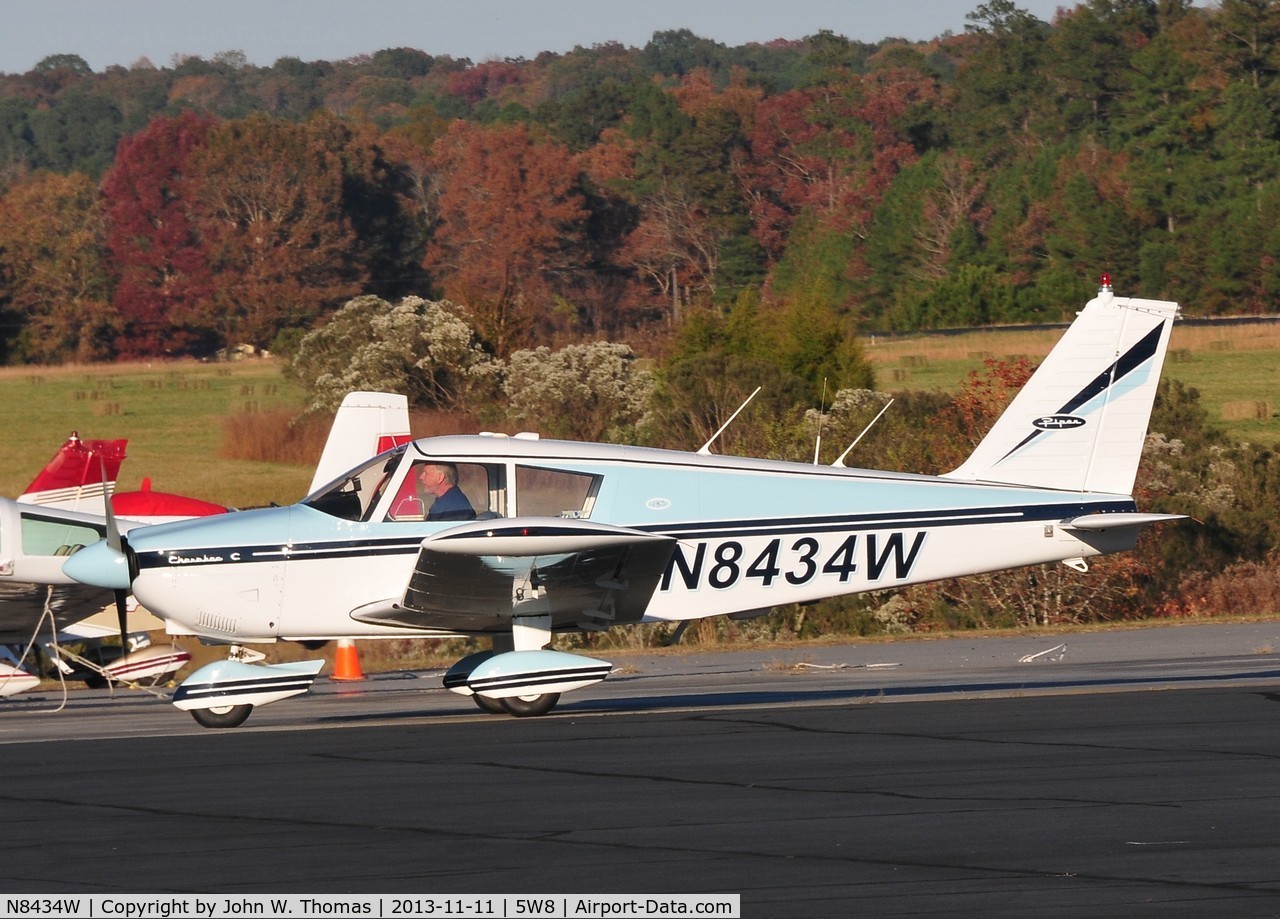 N8434W, 1965 Piper PA-28-180 C/N 28-2664, Taxiing in....