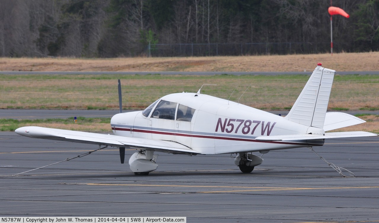 N5787W, 1964 Piper PA-28-150 Cherokee C/N 28-1680, Taxiing for takeoff...