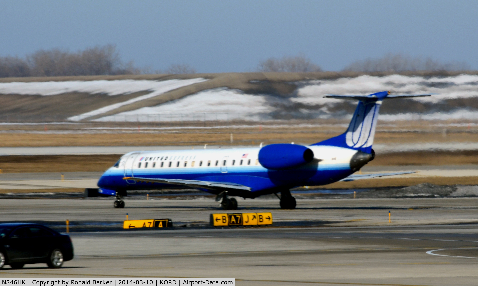 N846HK, 2004 Embraer ERJ-145LR (EMB-145LR) C/N 14500855, Taxi for takeoff Chicago
