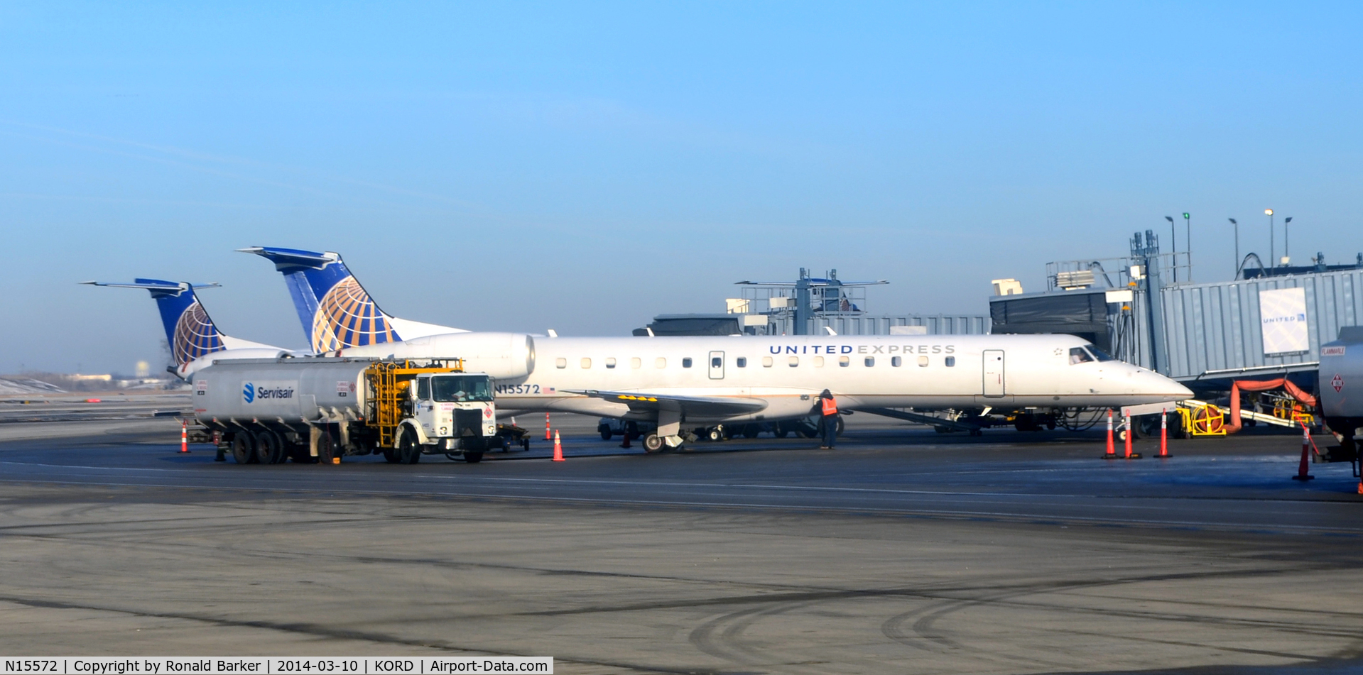 N15572, 2002 Embraer ERJ-145LR (EMB-145LR) C/N 145636, At the gate Chicago