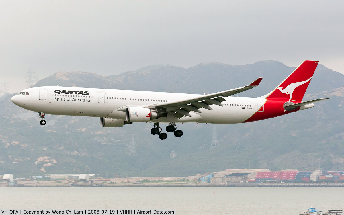 VH-QPA, 2003 Airbus A330-303 C/N 0553, Qantas