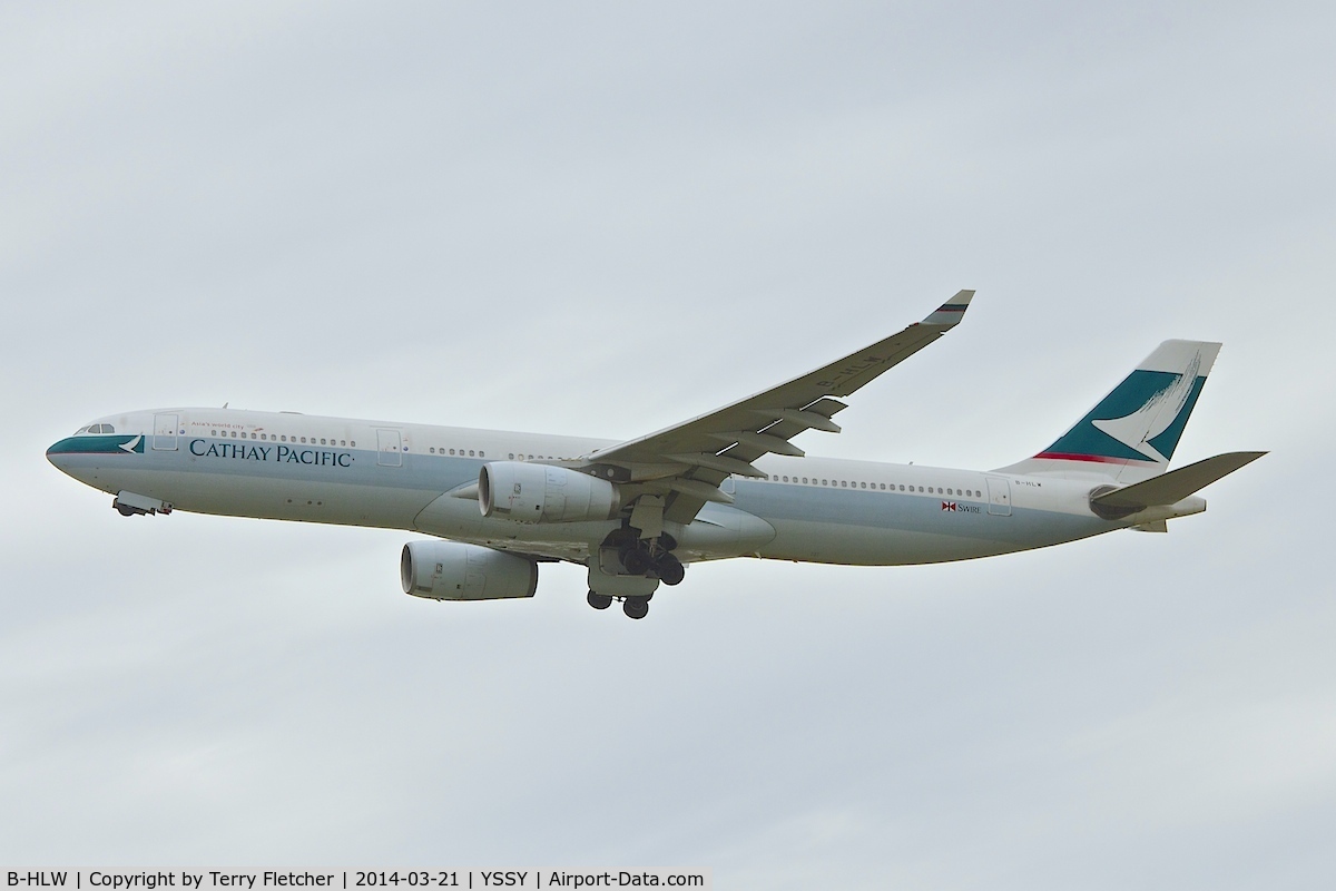 B-HLW, 2003 Airbus A330-343 C/N 565, Cathay Pacific Airbus A330-343, c/n: 565 at Sydney