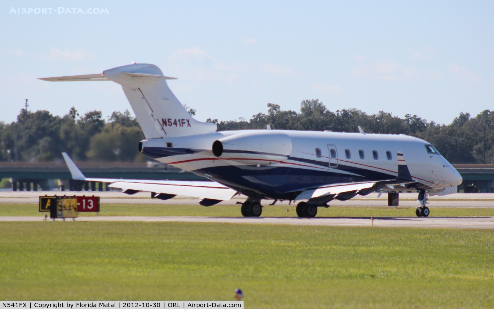 N541FX, 2008 Bombardier Challenger 300 (BD-100-1A10) C/N 20211, Challenger 300