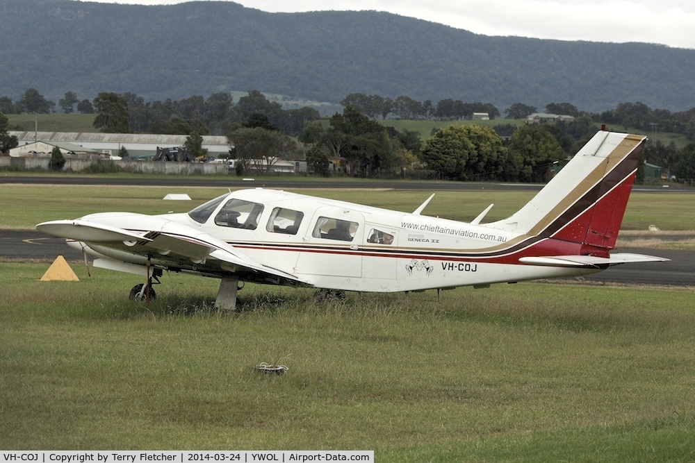 VH-COJ, 1977 Piper PA-34-200T C/N 34-7670353, 1977 Piper PA-34-200T, c/n: 34-7670353 at Illawarra Regional