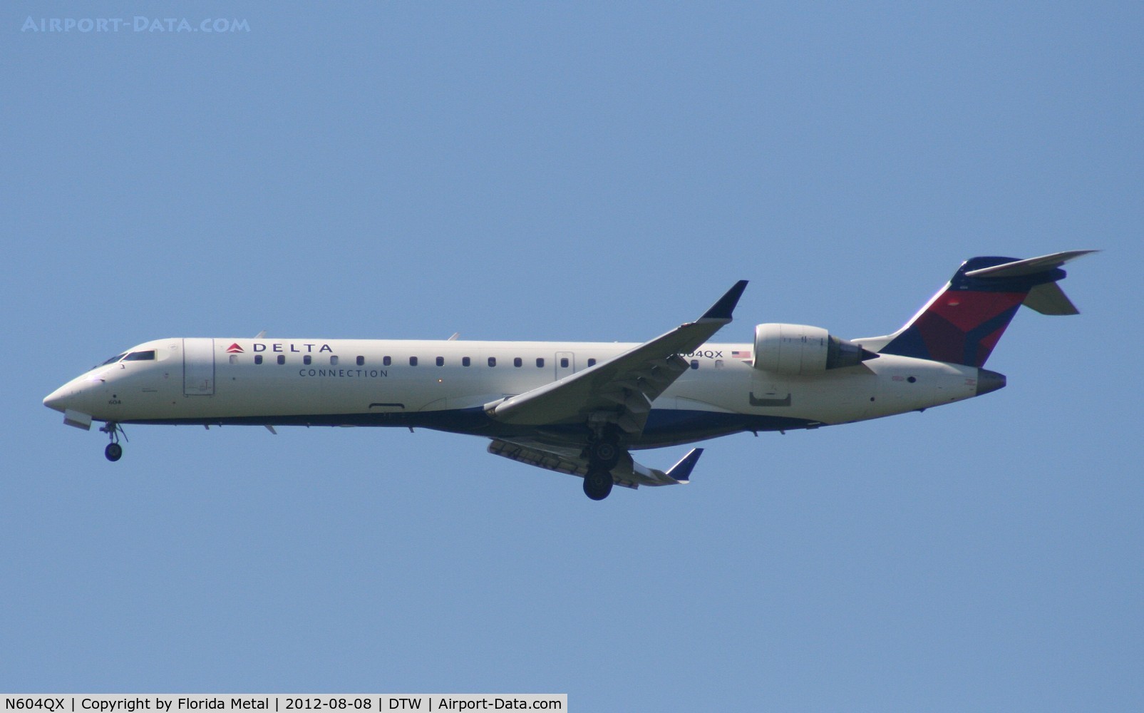 N604QX, 2001 Bombardier CRJ-701 (CL-600-2C10) Regional Jet C/N 10019, Delta Connection CRJ-700