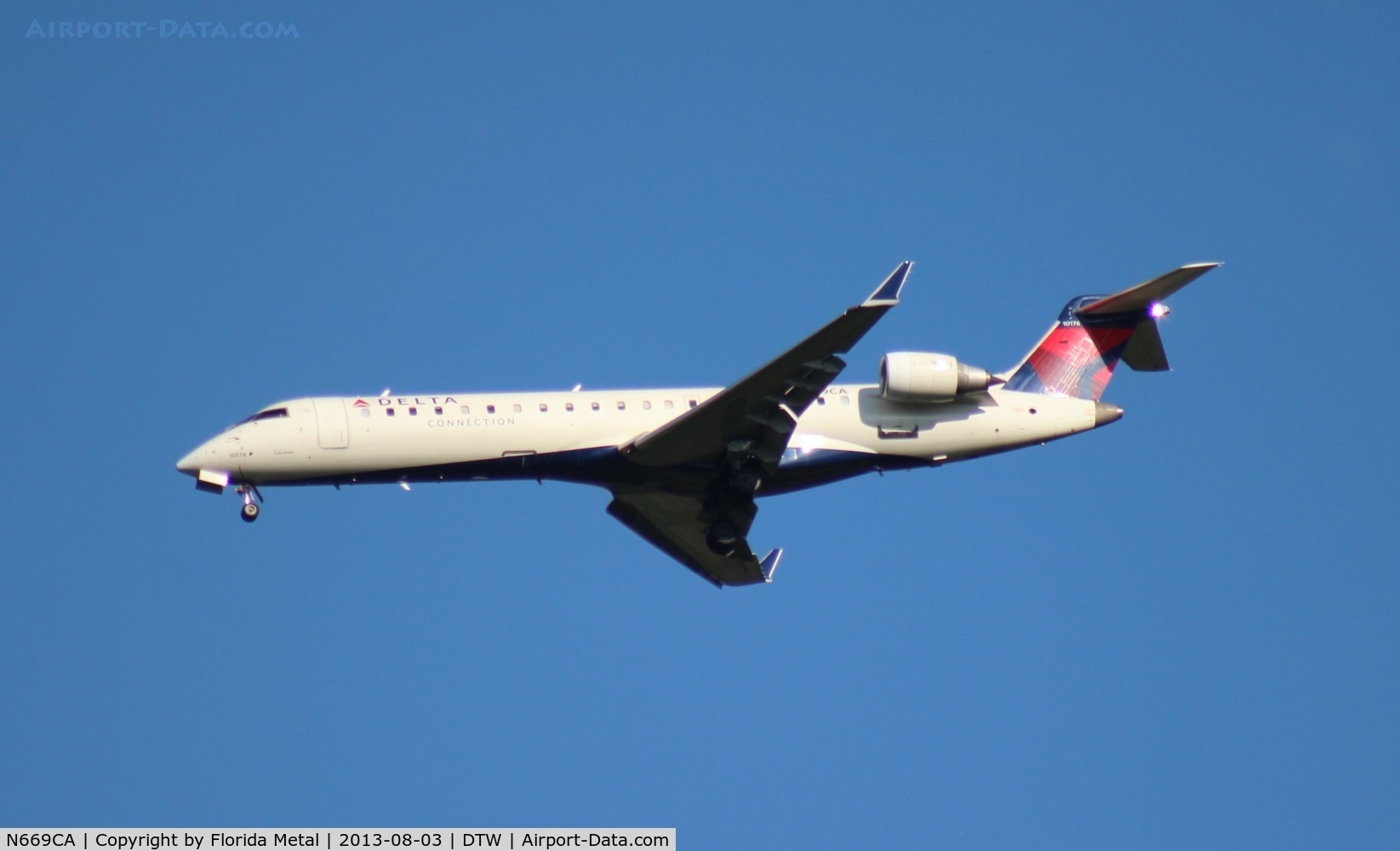 N669CA, 2004 Bombardier CRJ-700 (CL-600-2C10) Regional Jet C/N 10176, Comair CRJ-700
