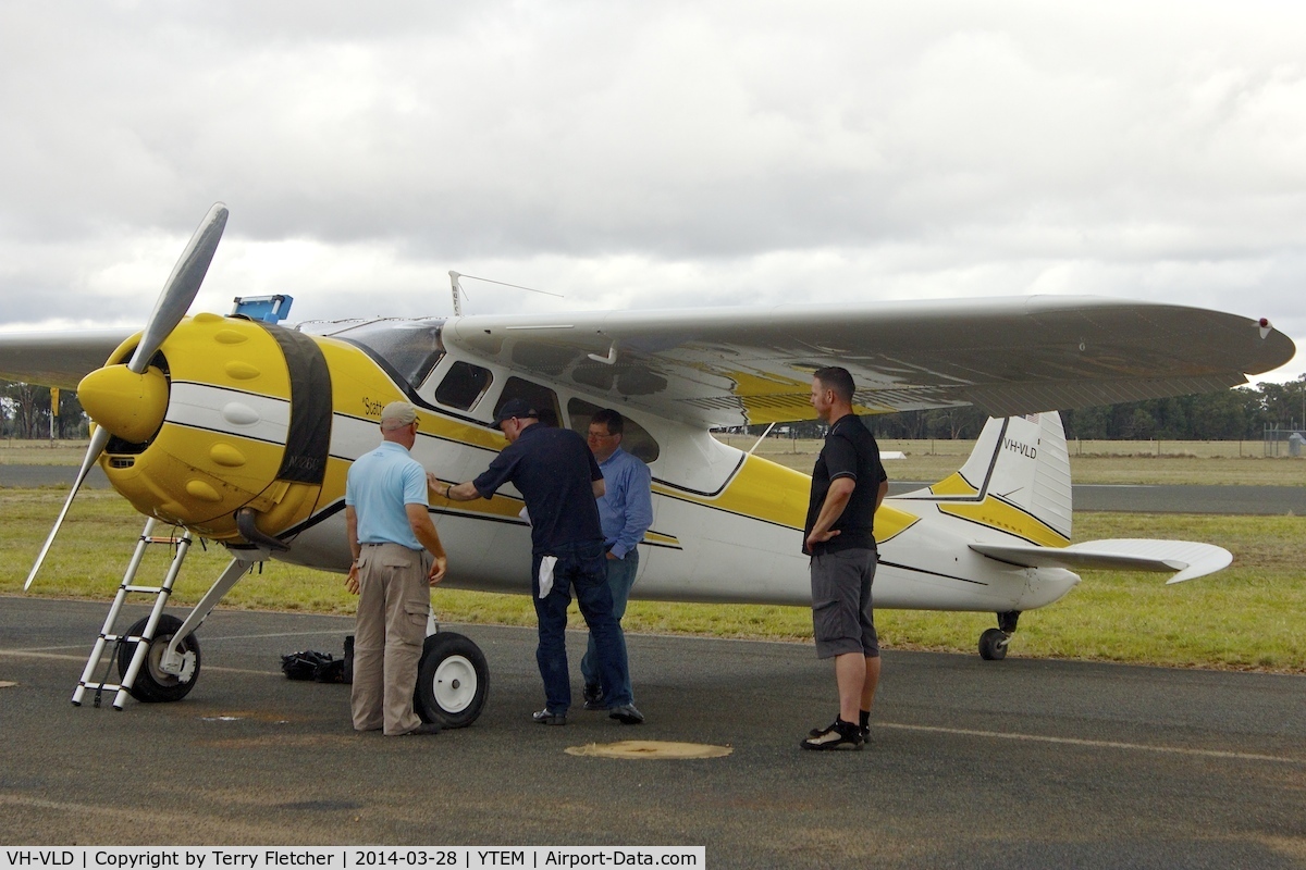 VH-VLD, 1953 Cessna 195B Businessliner C/N 16111, At Temora Airport during the 40th Anniversary Fly-In of the Australian Antique Aircraft Association