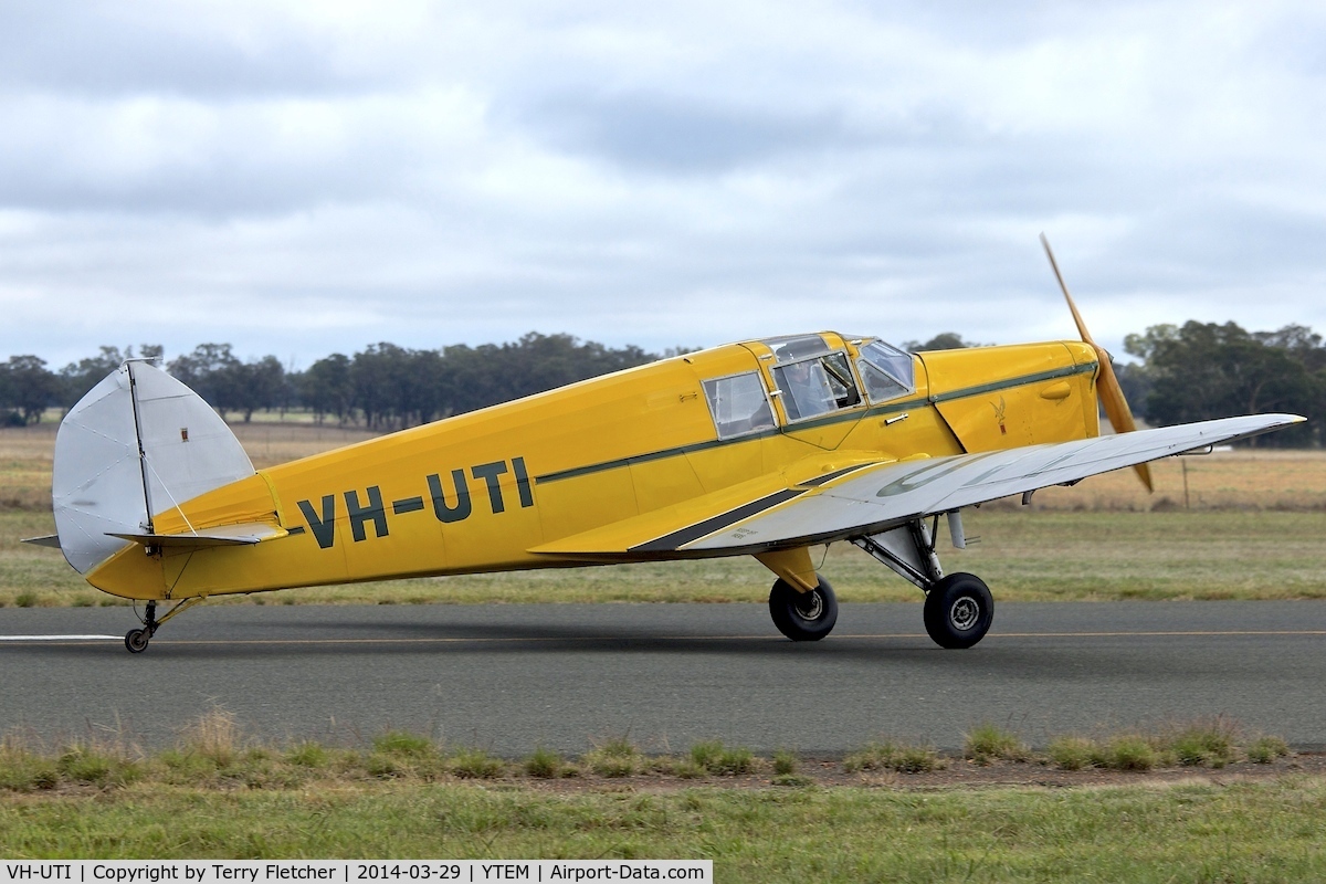 VH-UTI, 1934 Klemm BK1 C/N 109, At Temora Airport during the 40th Anniversary Fly-In of the Australian Antique Aircraft Association