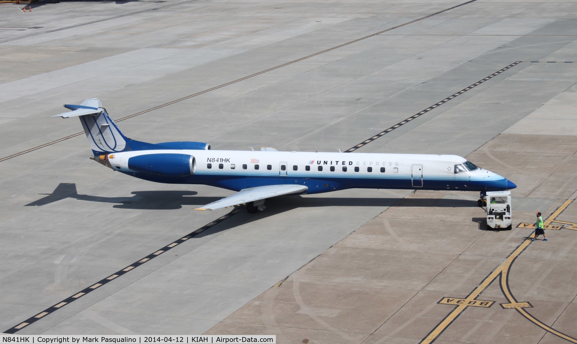 N841HK, 2001 Embraer ERJ-145LR (EMB-145LR) C/N 145382, EMB-145LR