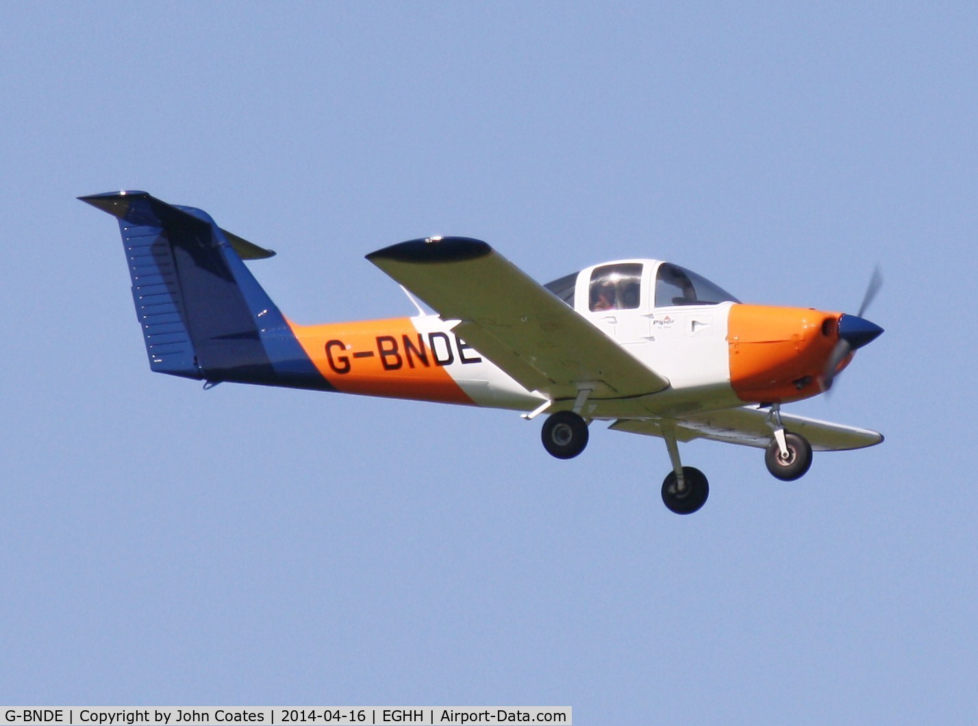 G-BNDE, 1979 Piper PA-38-112 Tomahawk Tomahawk C/N 38-79A0363, Approach in new colours