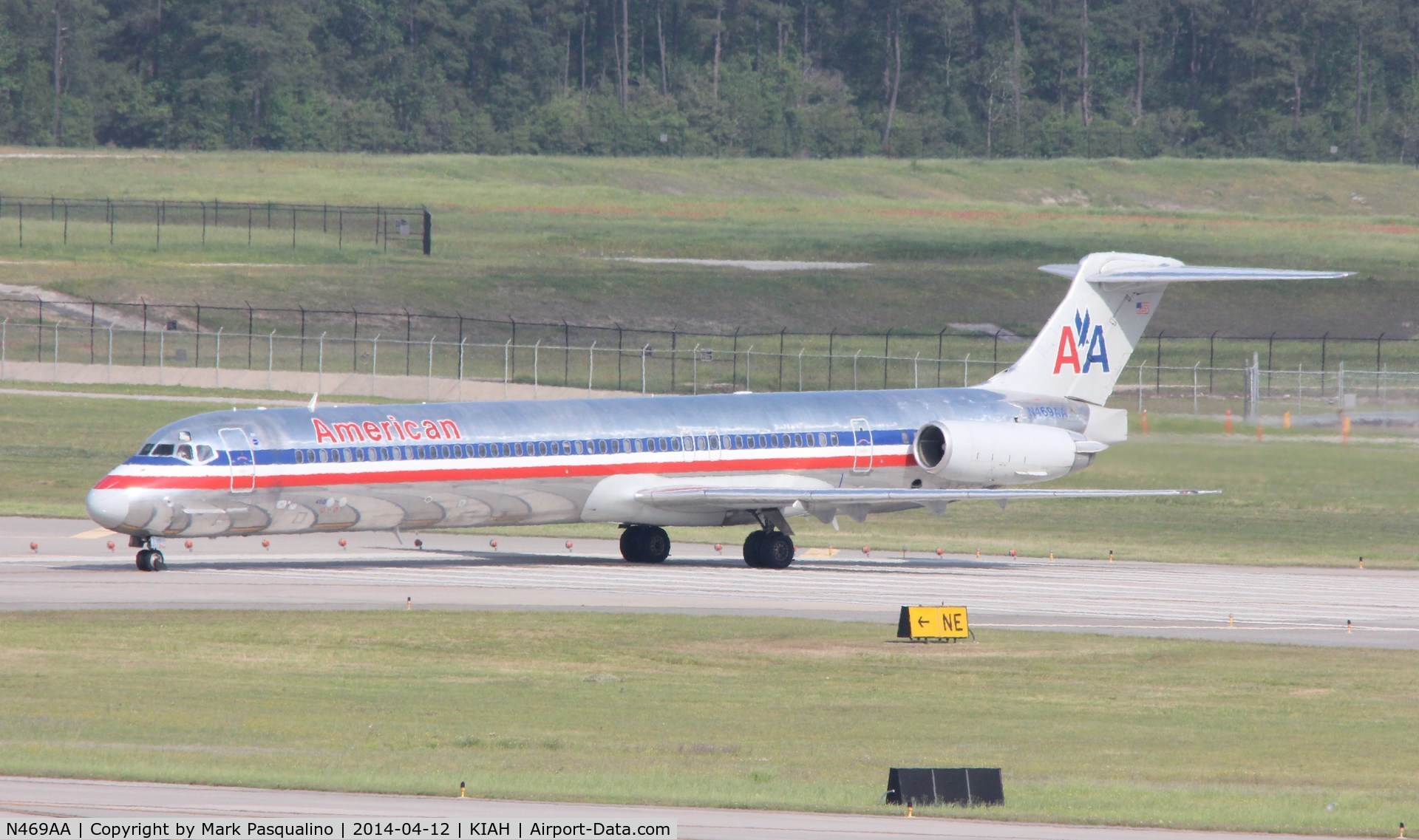 N469AA, 1988 McDonnell Douglas MD-82 (DC-9-82) C/N 49599, MD-82