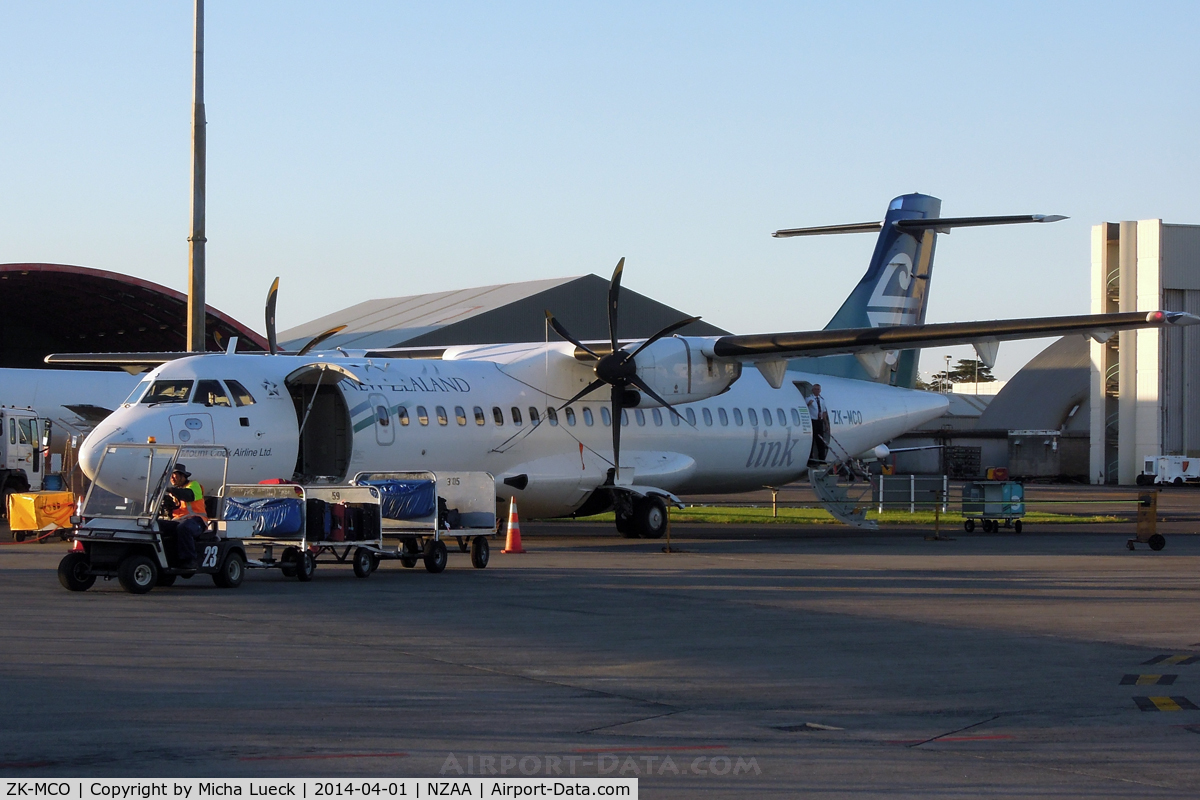 ZK-MCO, 1999 ATR 72-212A C/N 628, At Auckland