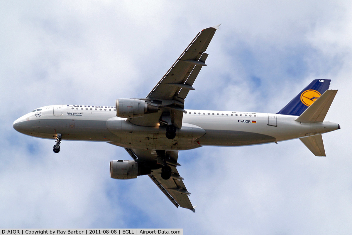 D-AIQR, 1992 Airbus A320-211 C/N 382, Airbus A320-211 [0382] (Lufthansa) Home~G 08/08/2011. On approach 27R.