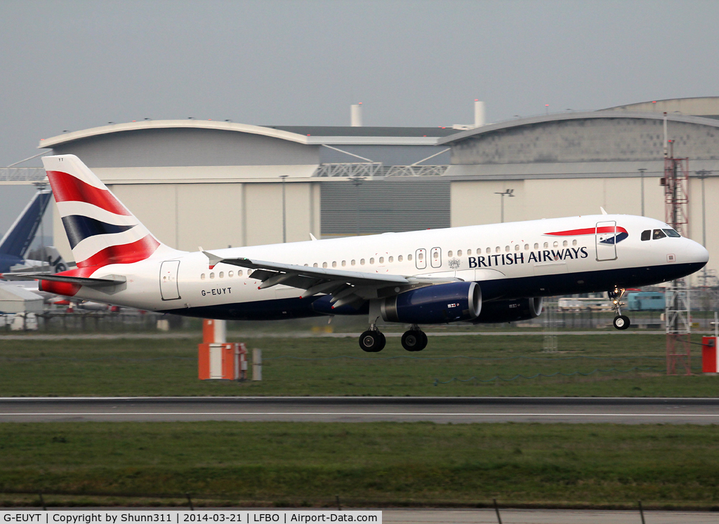 G-EUYT, 2014 Airbus A320-232 C/N 5985, Landing rwy 14R